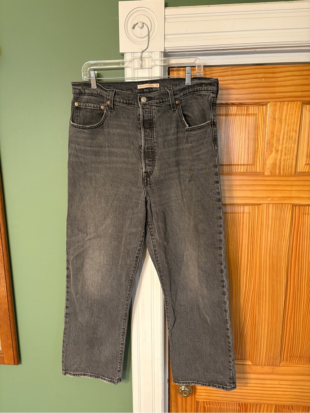 Levi's Black Washed Ribcage Straight Ankle Jeans - Picture 3 of 5